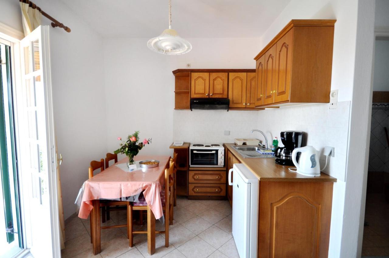 Miranda Haus Aparthotel Αρίλλας Εξωτερικό φωτογραφία